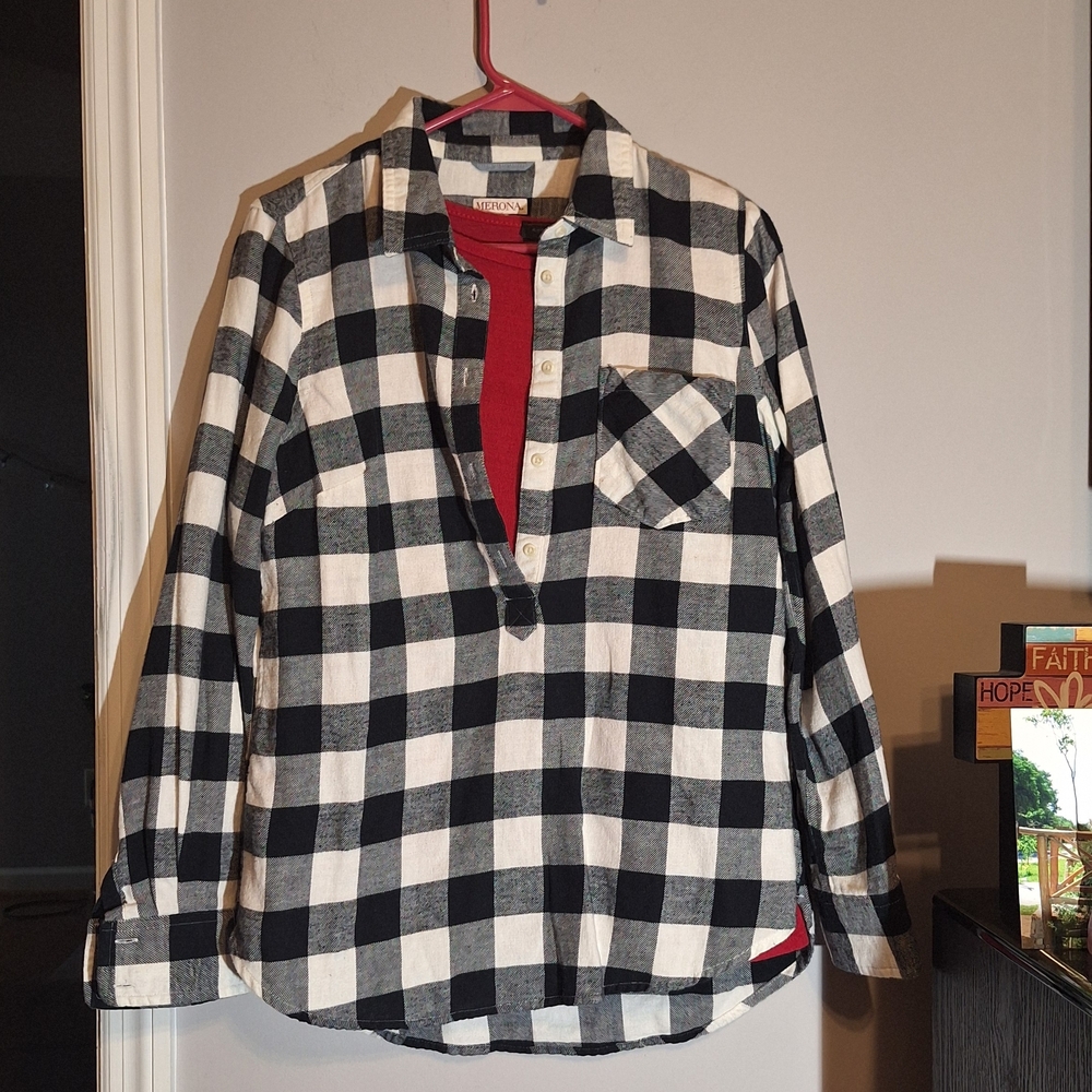 Merona Black and White Buffalo Plaid Shirt & Red Long Flare Sleeve Top To Layer